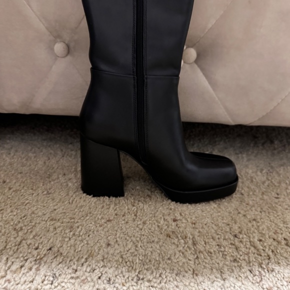Brand new SM black leather boots - Picture 3 of 3